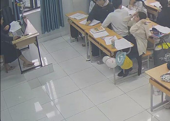 I wish she in nylon next time 33