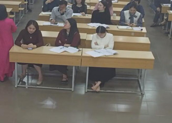 I wish I was her classmate 11