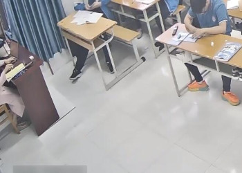 I wish she in nylon next time 43