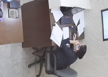 Get more closer to her dangling shoeplay feet 19