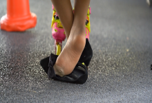 I like watch lady dipping and heelpopping from her back