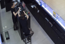 The 2xhostess in black nylon show us their leg and feet