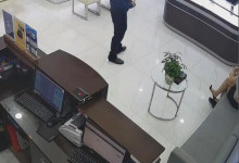 I wish i was that man have a chance to watch the hostess dangling shoeplay more close