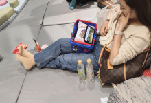 The young mother's sexy nylon sole