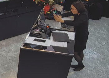 The jewelry store hostess in black nylon show us her cute feet! 297