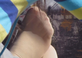 The beautiful girl took off her high heels and relaxed her feet 6