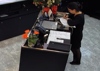 The jewelry store hostess in black nylon show us her cute feet! 298