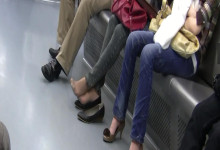 Two girl dipping shoeplay on the subway