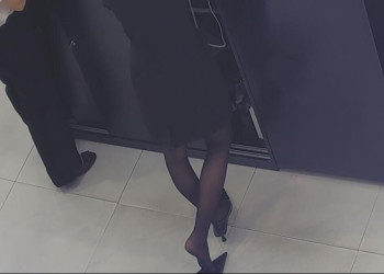 Bare feet VS black nylon feet