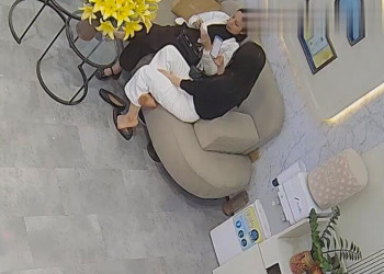 The beautiful ladys are buying jewelry.