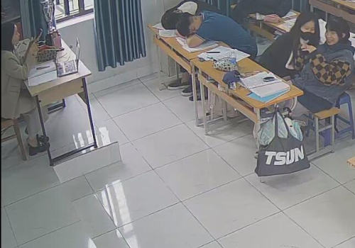 I am not sure if she is in nylon 15