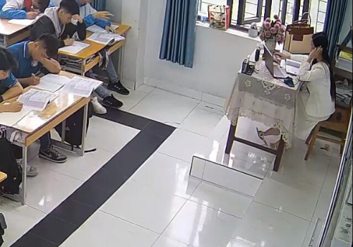 I wish she in nylon next time 41