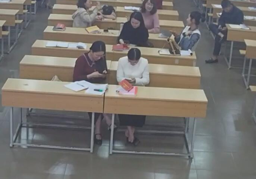 I wish I was her classmate 11