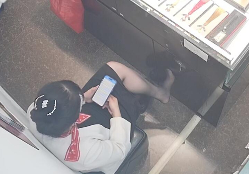 The jewelry store hostess manager show us her cute feet 26