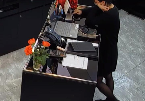 The jewelry store hostess in black nylon show us her cute feet! 298