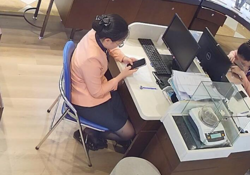 I prefer the black nylon shoeplay 21