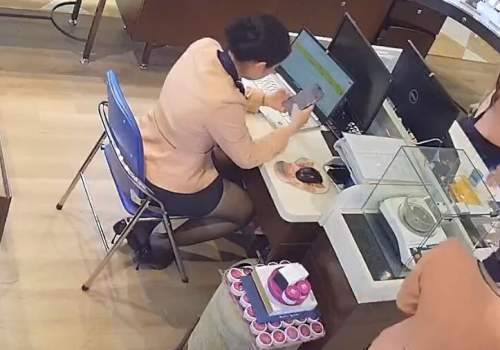 I prefer the black nylon shoeplay 22