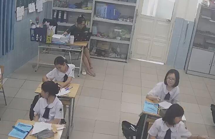 I wish the teacher in nylon next time 3