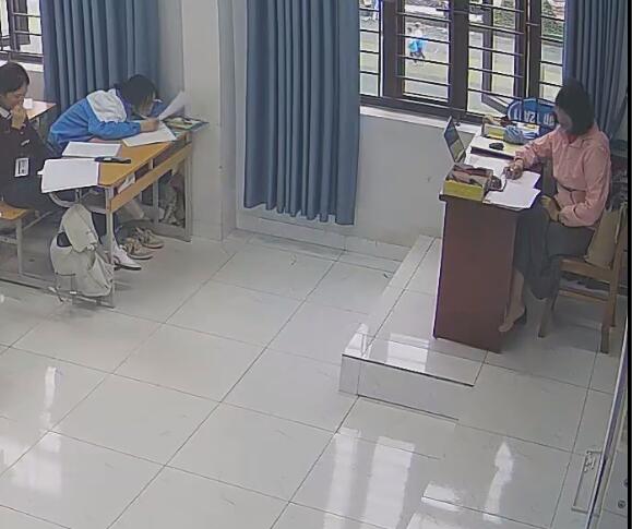 Is this the first time we've seen this tall teacher's feet?