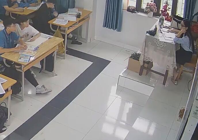 I am not sure if she is in nylon 4