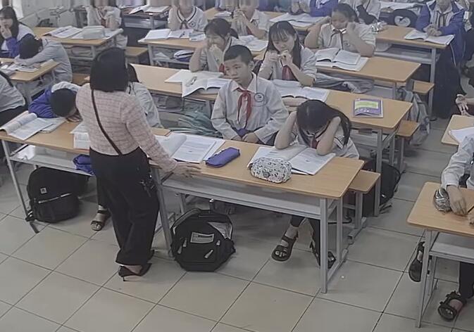 The new teacher shoeplay queen is here 17