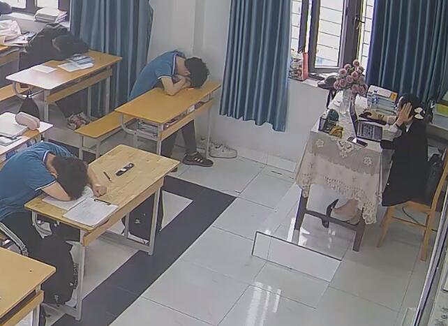 She dangling shoeplay so much during this lesson