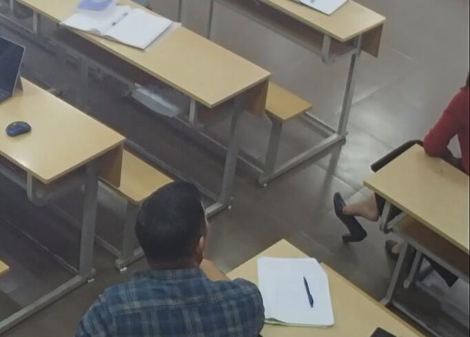 We finally catch the teacher dangling shoeplay 2