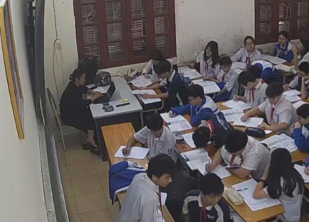 The teacher remove heels and relax her tired feet