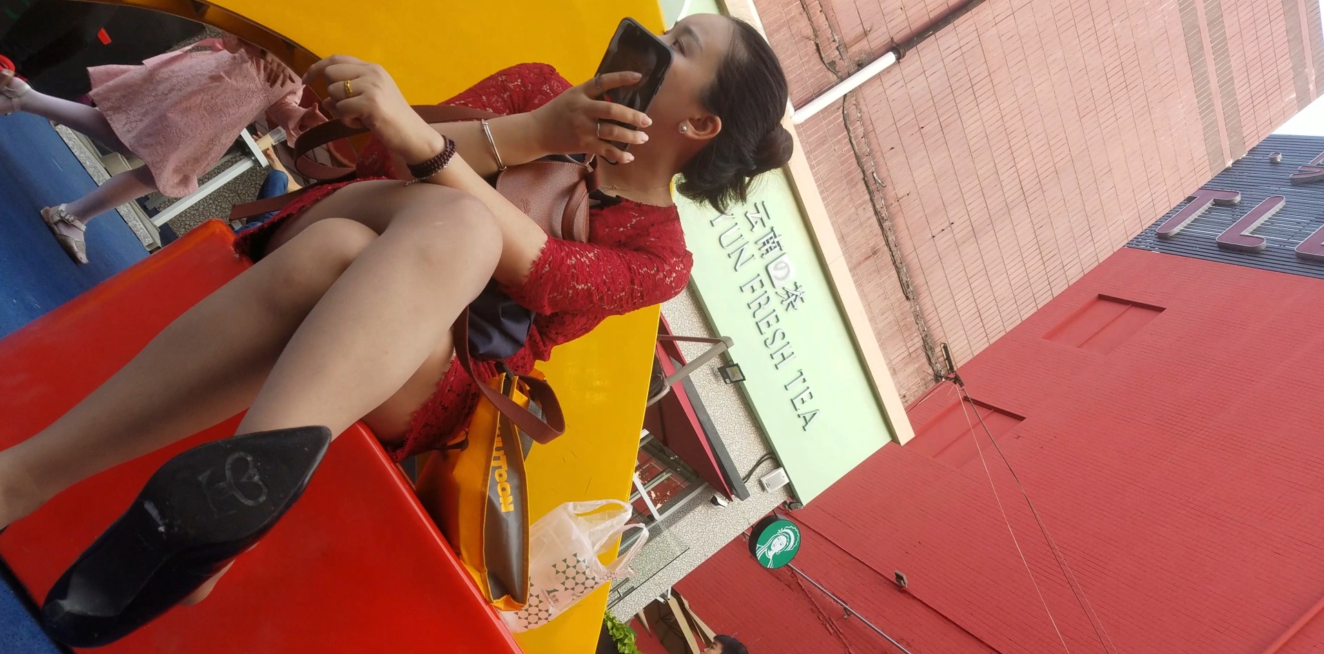 Streetsnap dangling text book 2