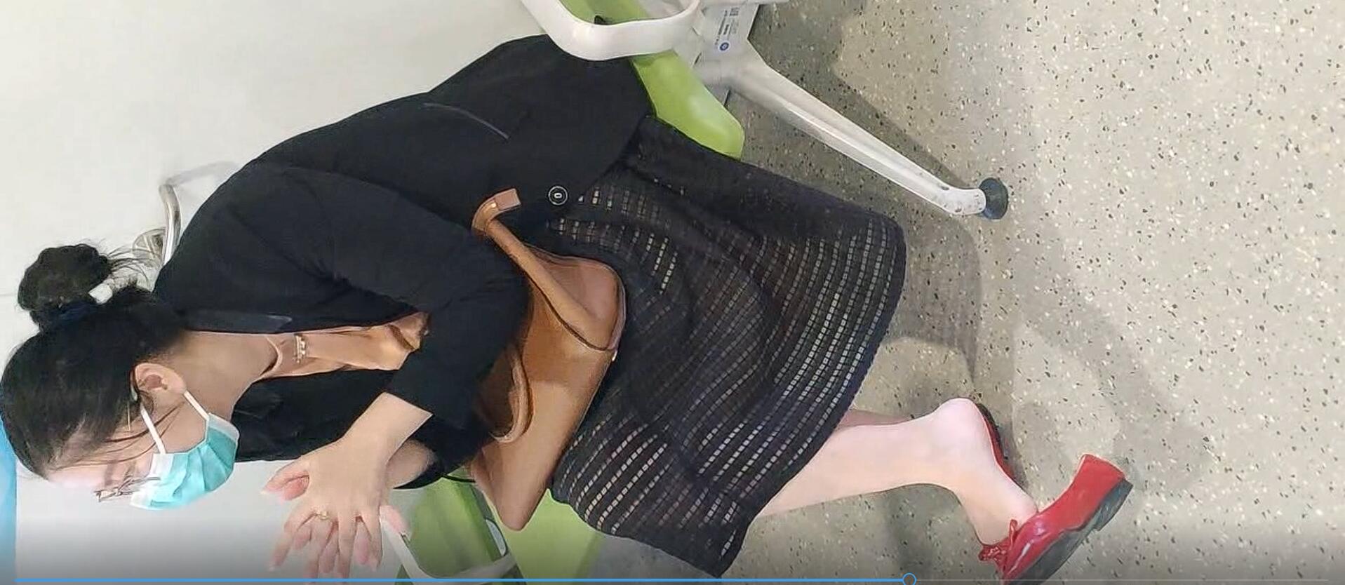 The dangling text book 6!