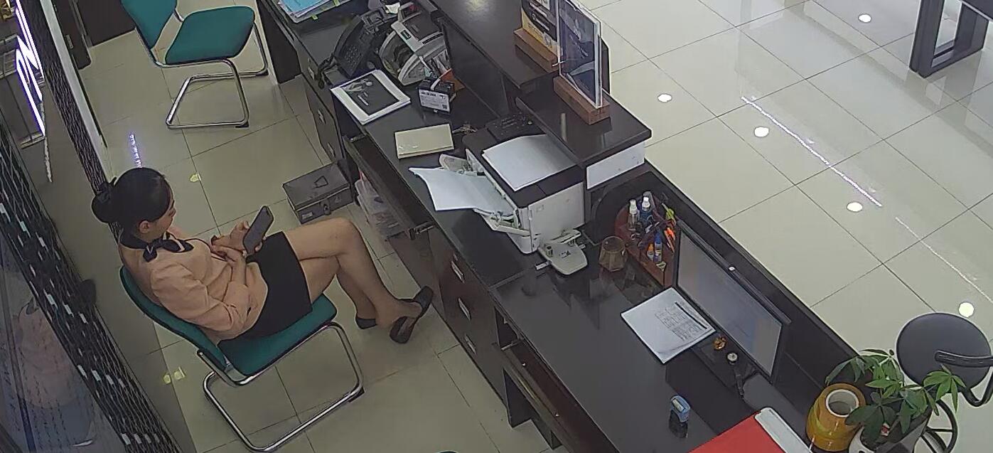 The jewelry store hostess candid shoeplay under the table 4