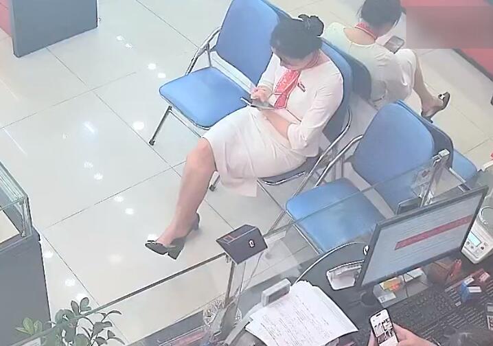 Why isn't she wearing stockings 3?