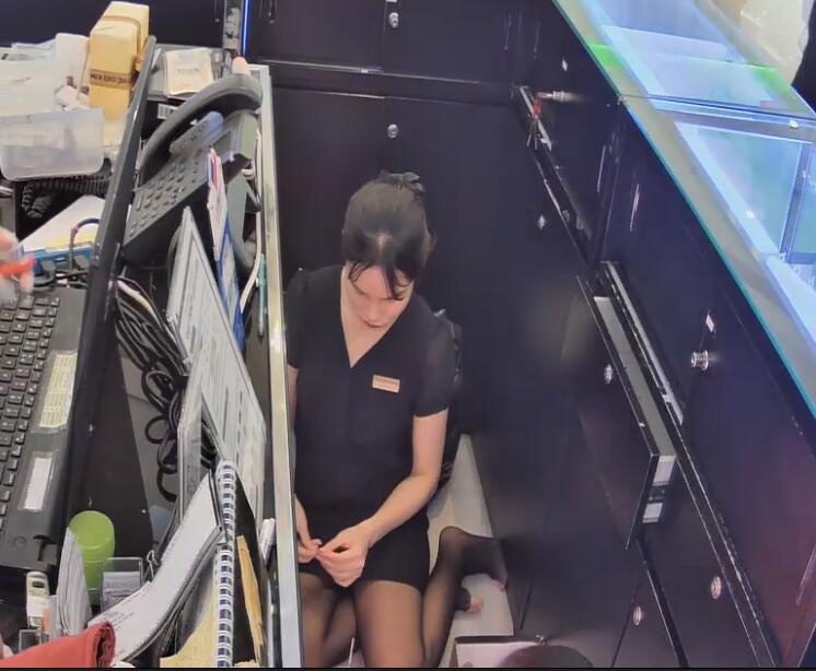 The jewelry store hostess in black nylon show us her cute feet! 208