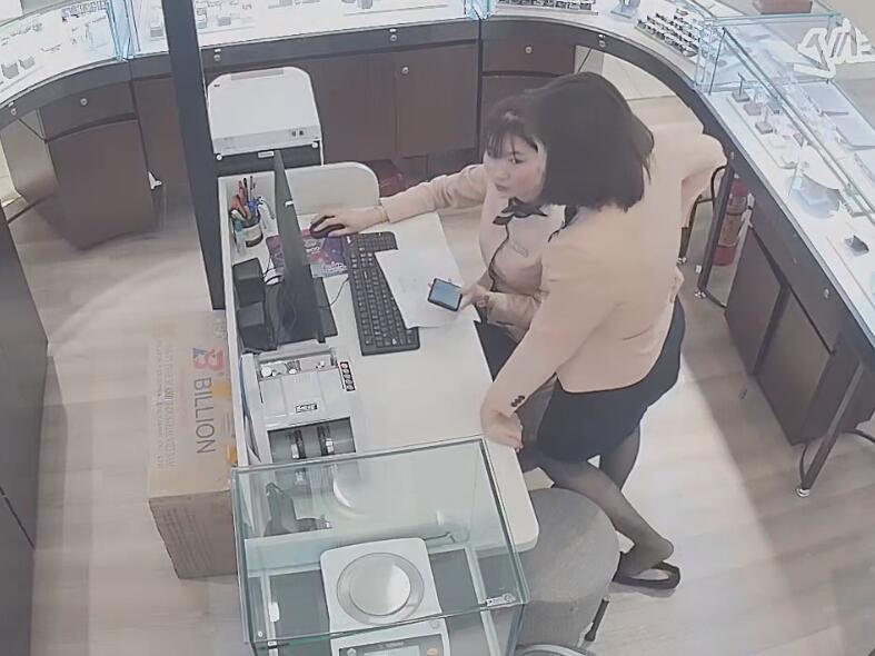 She is the shoeplay queen of jewelry store managers 10